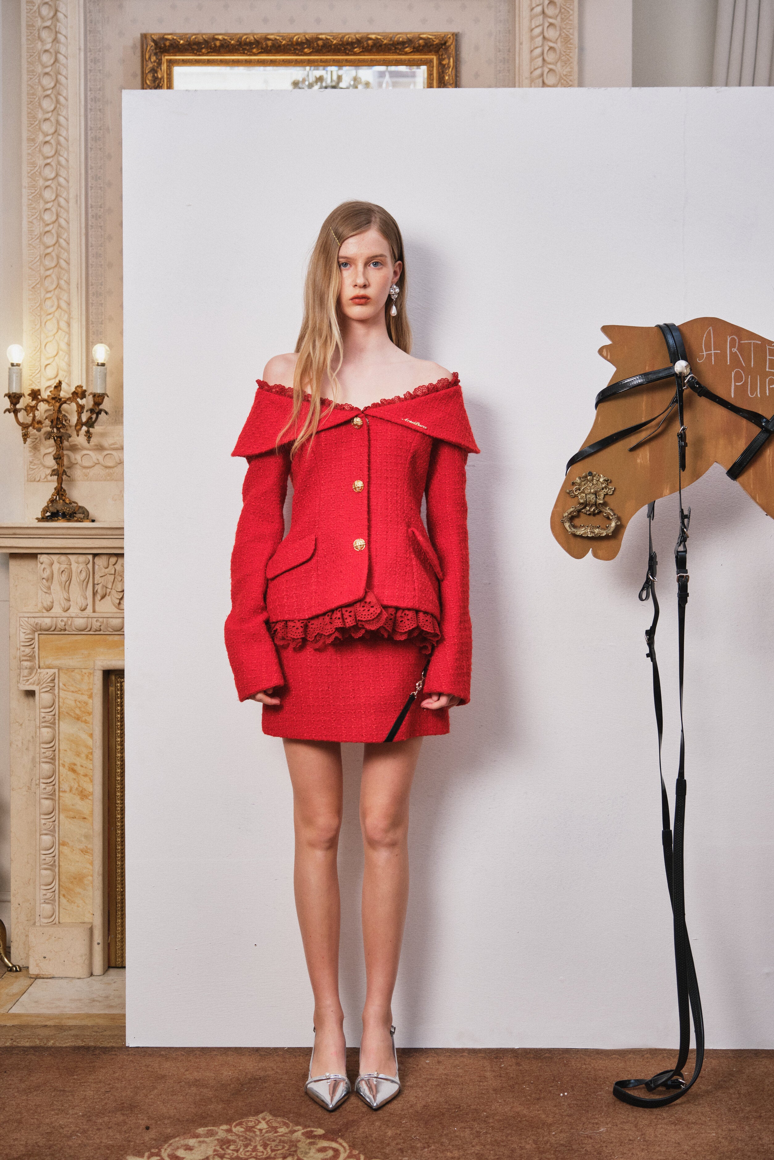 Red Contrast-Belt Woven Mini Skirt